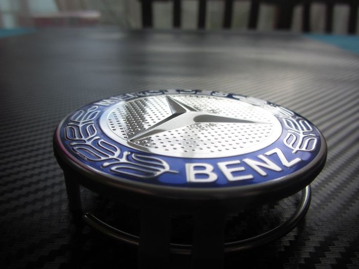 Mercedes Benz Classic 75mm Chrome / Blue 4 x Wheel Center Caps Cap Hub