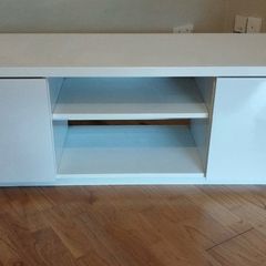 White high gloss TV unit