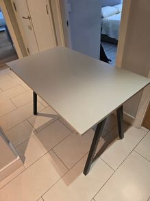 IKEA desk in brand new condition