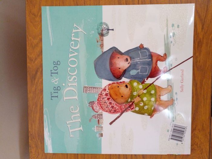 Tig & Tog The Discovery picture book (brand new)