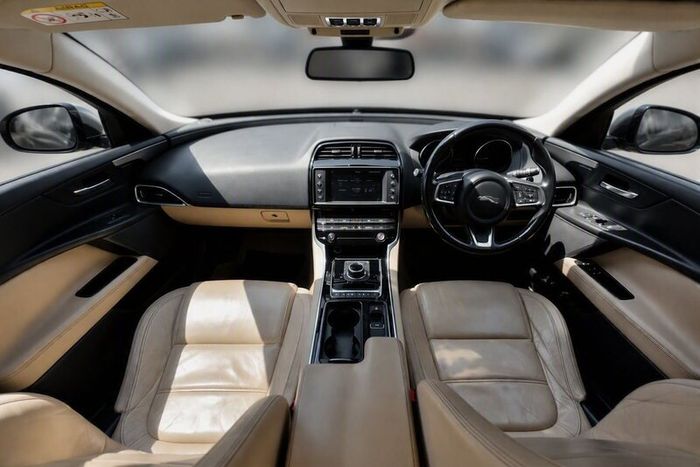 Jaguar XE 2017