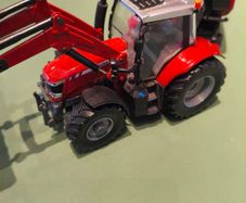 TOMY diecast tractor and spreader