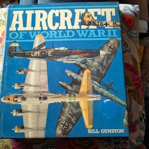 Aircraft of World War 2 by Bill Gunston, modellers reference.