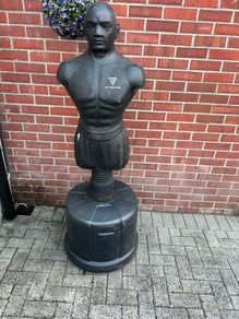 Punching manikin