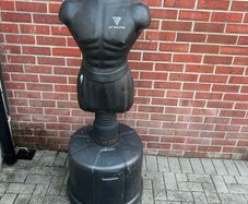 Punching manikin