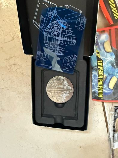 Lego Starwars bags and tins