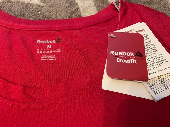 Reebok top