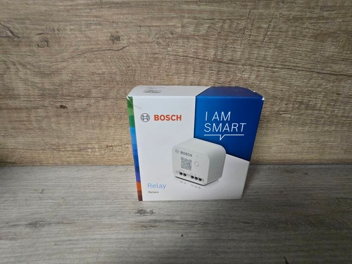 Bosch Smart Home Relay Switch, for Digital Control Of Electronic Devices and Lighting, Compatible with Amazon Alexa, Google Assistant and Apple Homekit