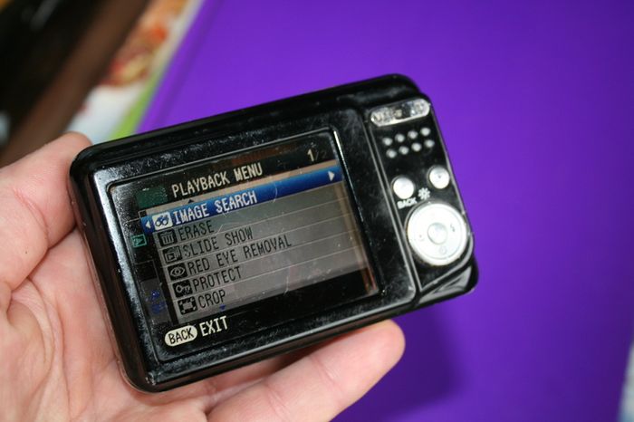 Fujifilm Finepix AV120 Compact Digital Camera 12 MP many scratches but Tested & Working