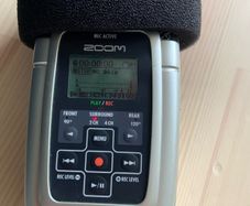 Zoom H2 Handy Recorder with SD Card (Fully Working)