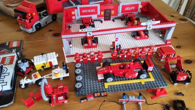 Rare Michael Schumacher/Felipe Massa Lego Garage