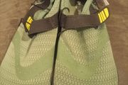 swim shoes