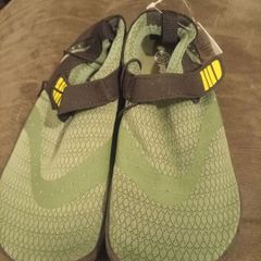 swim shoes