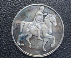 RARE This Beautiful Franklin Mint Large Silver has a Roman Commander on his horse on it MARCUS AURELIUS and it is 2.3 Oz of Sterling Silver 925