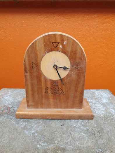 hand man clock gaa