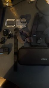 go pro hero 11 + 256 gb card + waterproof case+ chestmount+ accessories