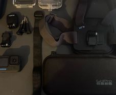 go pro hero 11 + 256 gb card + waterproof case+ chestmount+ accessories
