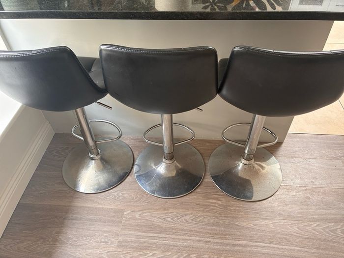 3x Black Faux Leather Quilted Bar Stools