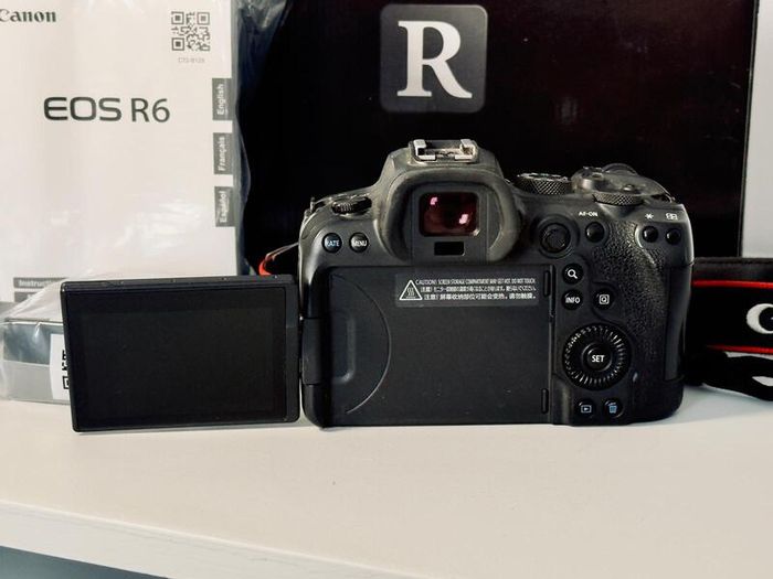 Canon EOS R6 Full-Frame Mirrorless Camera Body Only - Great Condition
