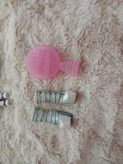 omg boots and brush