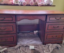dresser table