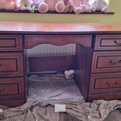 dresser table