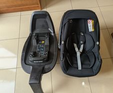 Maxi Cosi Tinca car seat and Iso Base