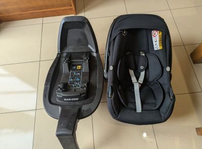 Maxi Cosi Tinca car seat and Iso Base