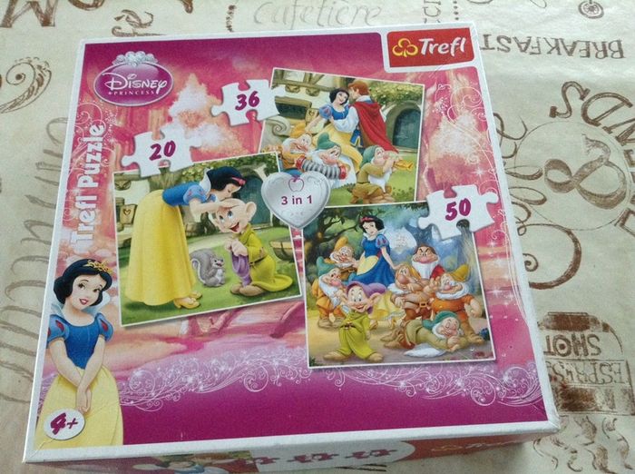 Disney Snow White jigsaw puzzle,3 in 1