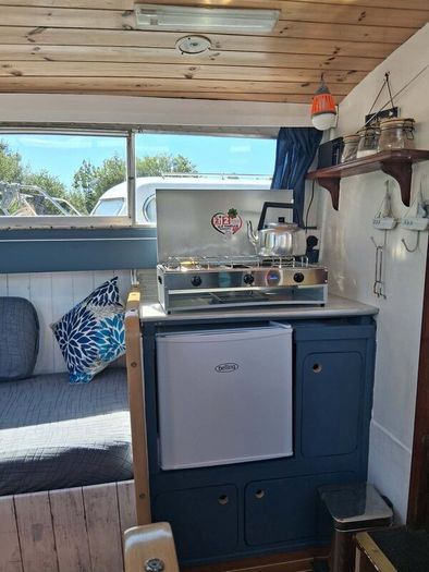 27ft Elysian Centre console