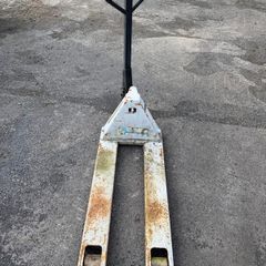 Hydraulic pallet truck  2500kg capacity