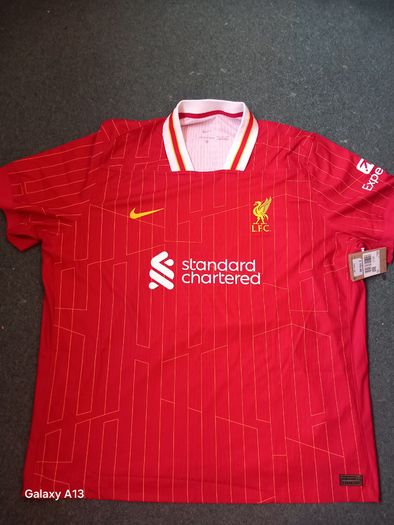 Liverpools Harvey Elliot signed Shirt