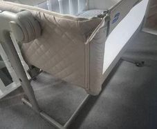 Chicco Next2Me Bedside Crib :Beige, Rocking, Height Adjustable