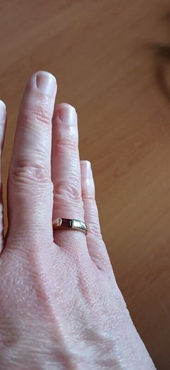 Gold ring