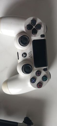 2 PS4 controller