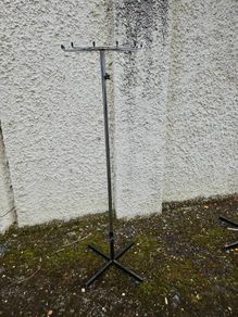 clothes rail hanging