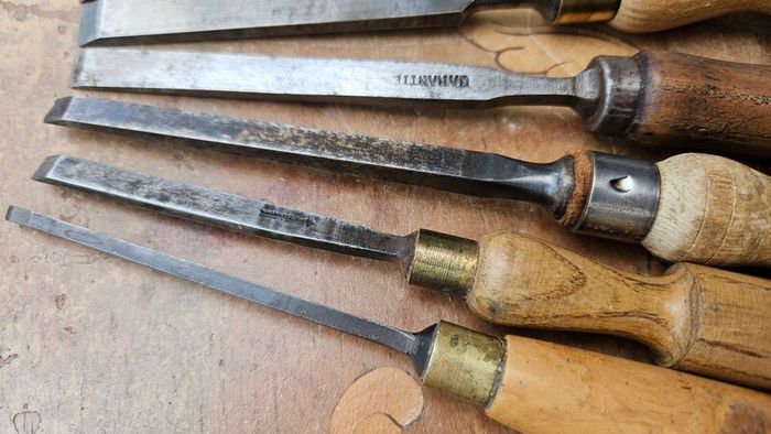 8 chisels