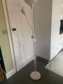 Floor uplighter/reading lamp