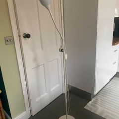 Floor uplighter/reading lamp