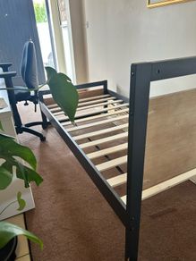 Free single bed frame