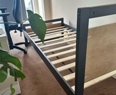 Free single bed frame