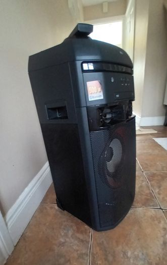 LG Xboom tower station