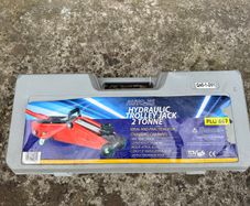 2T Hydraulic Trolley Jack - never used in box