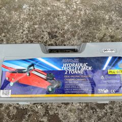 2T Hydraulic Trolley Jack - never used in box