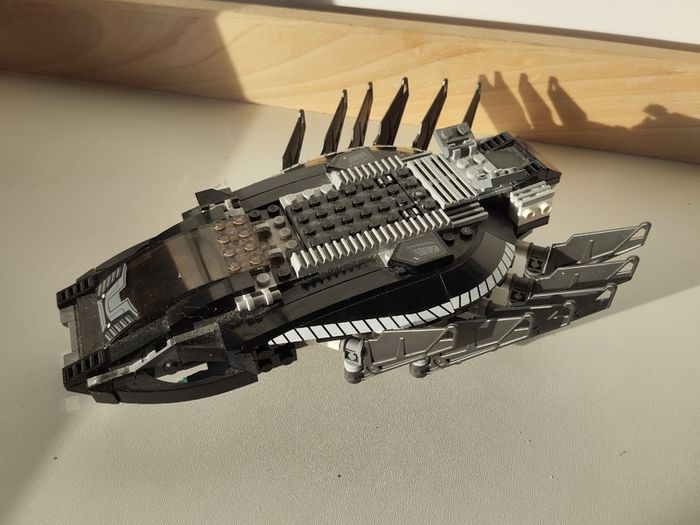 LEGO Marvel Black Panther  Royal Talon Fighter Attack 76100