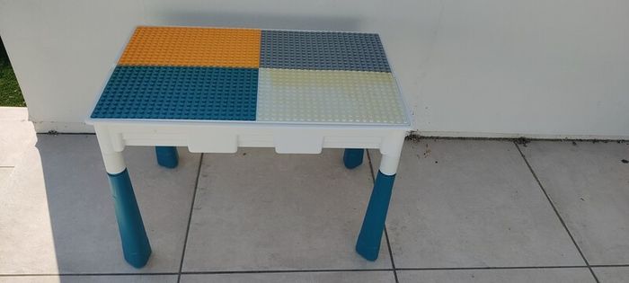 Kids table