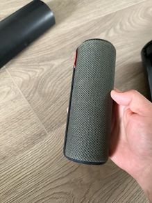 EU boom speaker