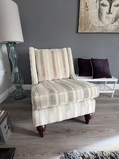 Striped accent chair - excellent condition