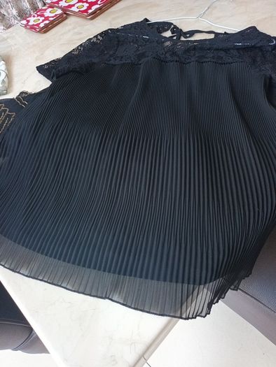 F&F Black Blouse. S.12.