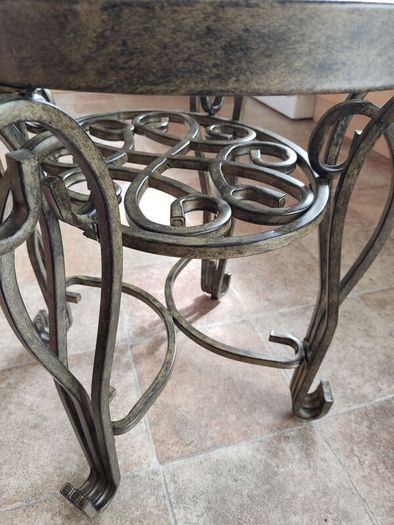 small glass top table like new.